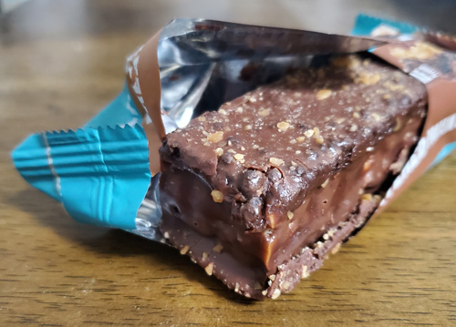 レイヤードプロテインバーチョコレートサンデー中身