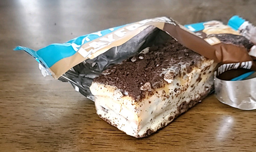 レイヤードプロテインバークッキーアンドクリーム中身