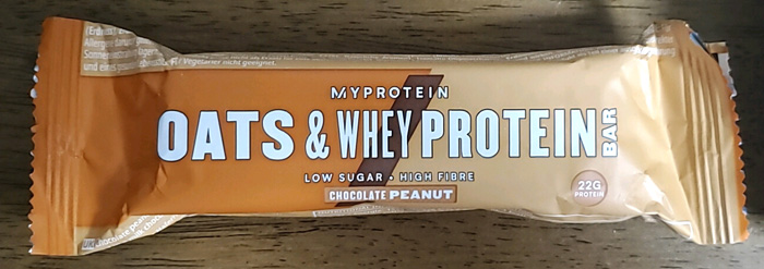 オーツ&ホエイプロテインバーチョコレートピーナッツパッケージ