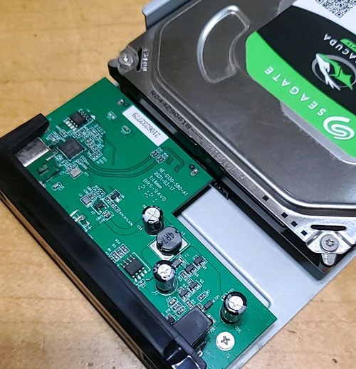 HDDケース接続後