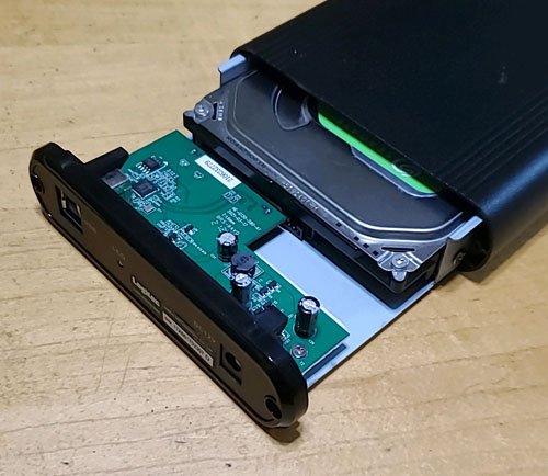 HDDケース取り付け